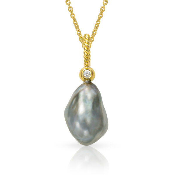 granulation 22kt gold Tahitian pearl pendant