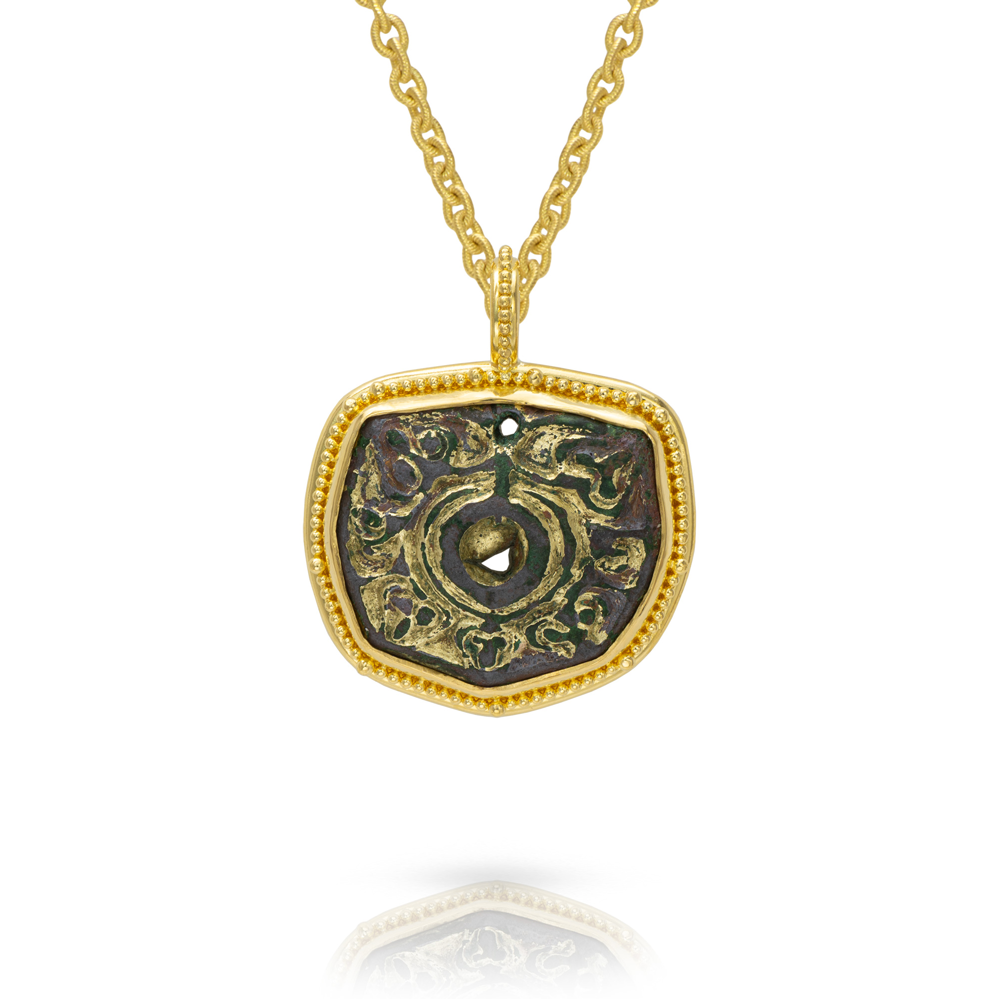 22kt granulation pendant with Medieval artifact