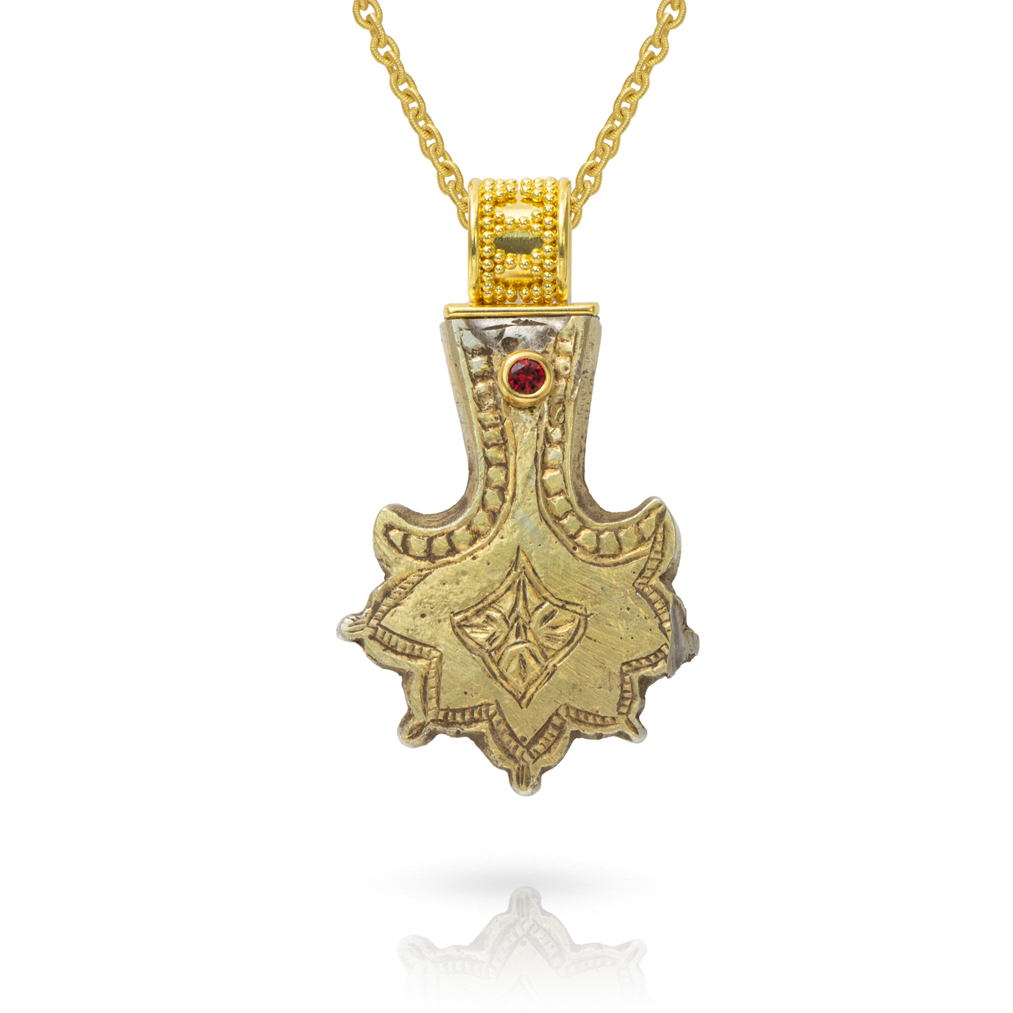 granulation 22kt gold Medieval artifact pendant